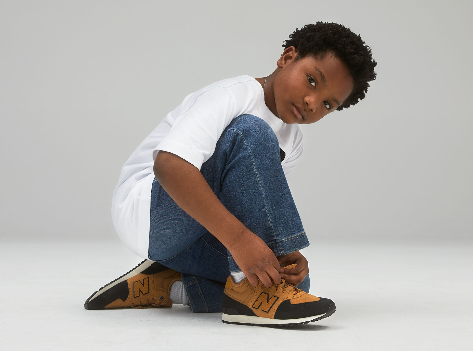 Zapatillas y ropa deportiva para niños - New Balance ارضيات خارجية Zapatillas y ropa deportiva para niños - New Balance ارضيات خارجية